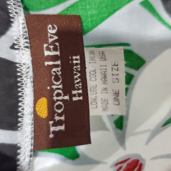 Tropical Eve Hawaii green white black Tropical floral kaftan - Picture 8 of 9